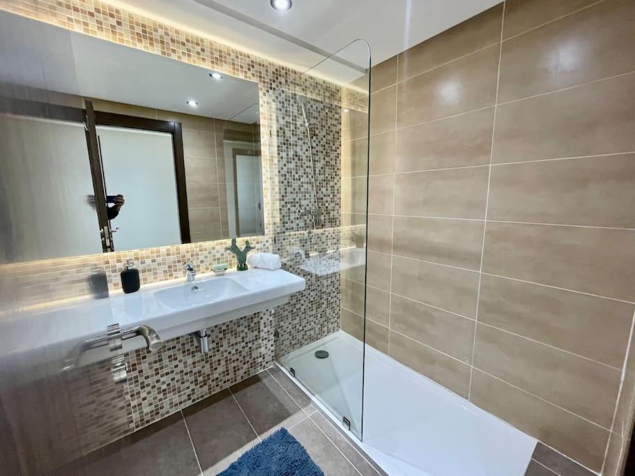 Hilton Panoramic Sea View - 2 Bedroom