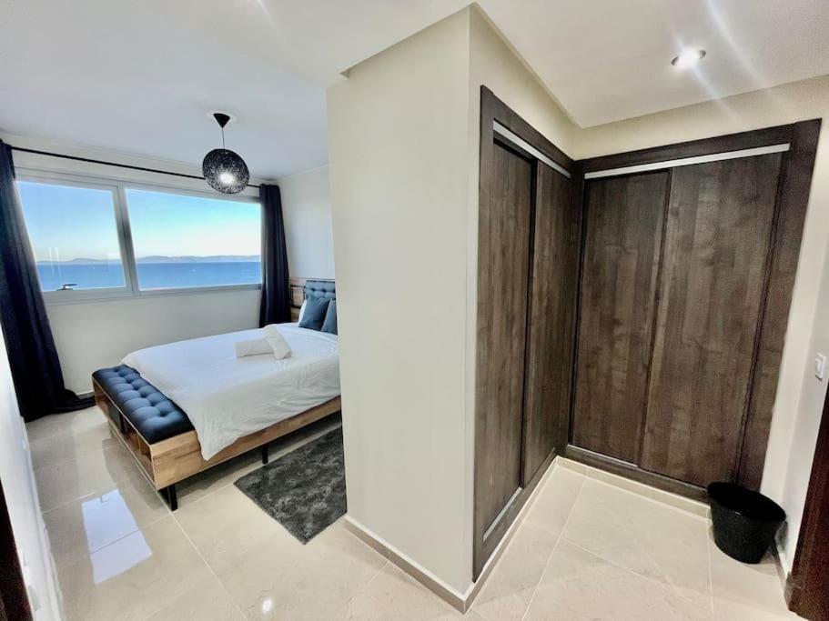 Hilton Panoramic Sea View - 2 Bedroom Appartement